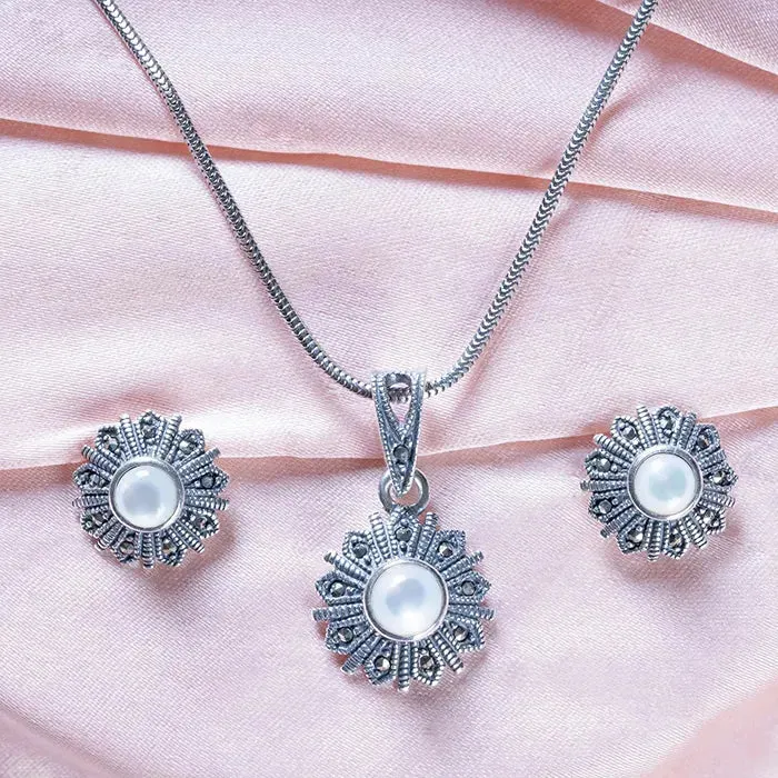 Oxidised Silver Bloom Pendant Set